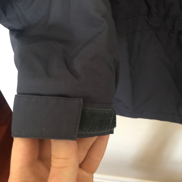 LL Bean Womans Medium Nylon Outdoors Jacket Hooded - Perfect for Spring! - Picture 7 of 8